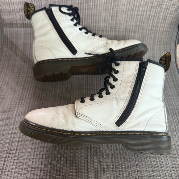Dr. Martens White Leather Ankle Boots Size 2 - Picture 6 of 12